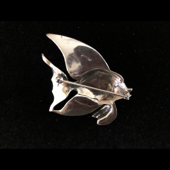 STERLING SILVER & HEMATITE FISH PIN - Picture 2 of 5